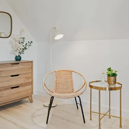 度假居 Magnifique Maison, Spacieuse & Elegante - 5 Chambres, Terrasse & Parking 蒙蒂尼